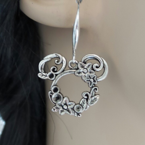 Mouse Head Silver Necklace & Earrings - Picture 2 of 8